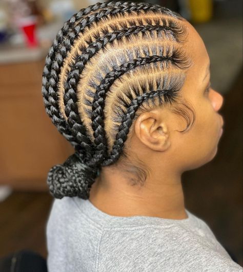 Canrows Going Back Natural Hair, Feeding Cornrows, Small Cornrows, Straight Back Braids, Bob Braids Hairstyles, Protective Hairstyles For Natural Hair, Birthday Hairstyles, Feed In Braids Hairstyles, Natural Braids