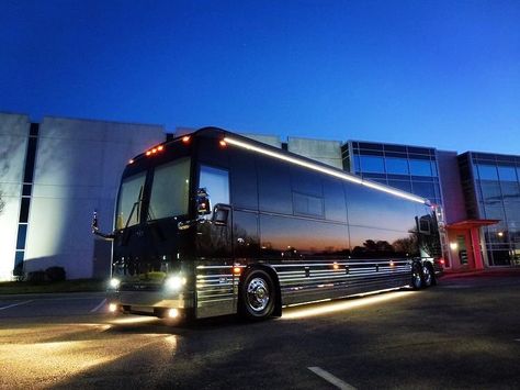 Prevost Bus, Prevost Coach, Coach Bus, Executive Coach, Mirror Ceiling, Luxury Motorhomes, Class A Rv, Limo Service, Tour Bus