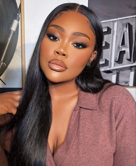 Softglam Makeup Look Black Women, Pretty Makeup Looks Black Women, Full Face Makeup Black Women, Full Glam Black Women, Soft Full Glam Makeup, Full Glam Makeup Looks Black Women, Blue Eye Makeup Looks, Simple Smokey Eye, Full Glam Makeup Looks