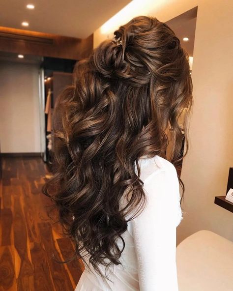 Volumous Bridal Hair, Bride Hairstyles For Long Hair Brunette, Bridal Half Up Half Down Hair Brunette, Hair Down Curly Hairstyles, 2025 Bridal Hair, Bachelorette Sweets, Loose Updos For Medium Hair, Half Up Half Down Hair Front View, Big Curls Wedding Hair