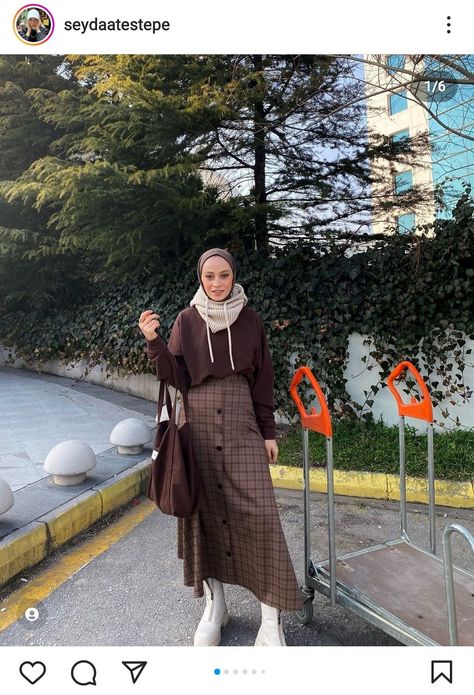 🤌🏻✨️Follow me for more✨️💃 dark academia ekose trenchcoat brown hat dark academşa turkey türkiye hijabi muslim outfits modest Outfit Muslim, Outfit Modest, Dark Academia Outfit, Hijabi Outfit, Outfits Hijab, Academia Outfits, Brown Hat, Outfits Modest, Brown Hats