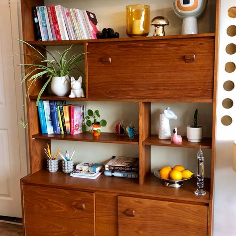 Mcm Wall Unit, Hygee Home, Mid Century Shelving, Sideboard Styling, Mid Century Wall Unit, Teak Wall Unit, Kitchen Wall Units, Bed Inspo, Sideboard Styles