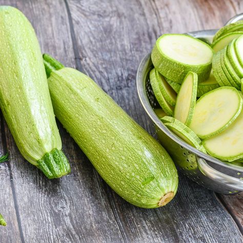 8 Types of Summer Squash (and How to Cook Them) | Taste of Home Baby Squash, Pattypan Squash, Crookneck Squash, Squash Boats, Growing Zucchini, Zucchini Recipes Healthy, Squash Zucchini, Zucchini Banana Bread, Green Zucchini