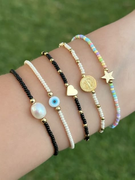 Tattoo Jewelry, Styling Jewelry, Ankle Bracelets Diy, Braided Bracelet Diy, Homemade Bracelets, Accessories Necklaces, Jewelry Styling, Organizer Jewelry, Bracelets Handmade Diy