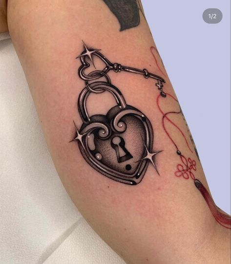 Padlock Tattoo, Heart Lock Tattoo, Lock Tattoo, Key Tattoos, Key Tattoo, 13 Tattoos, Fantasy Tattoos, Flash Tattoo Designs, Spooky Tattoos