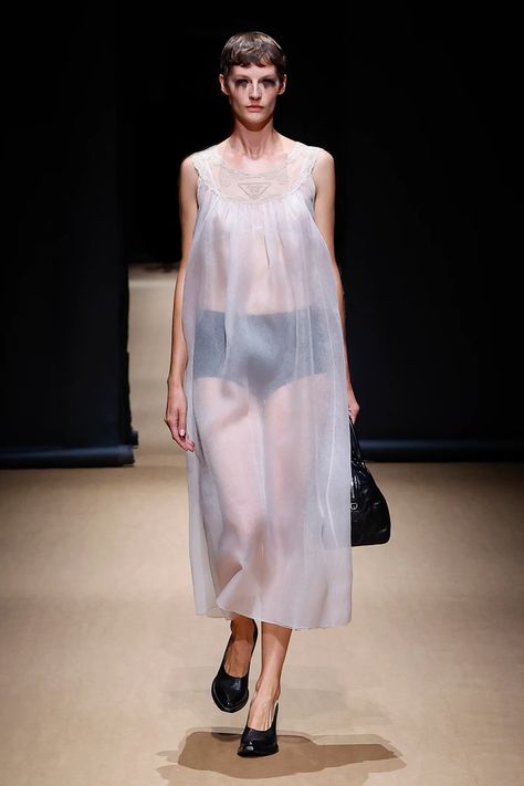 Vintage Fashion Trends, Prada Fashion Show, Prada 2023, Prada Dress, Opera Coat, Prada Spring, Vintage Shopping, Spring Summer 2023, Raf Simons