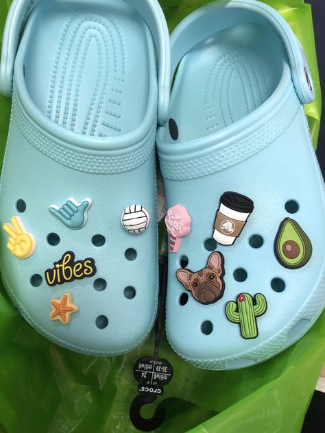 You ain’t crocin’ you ain’t rockin’🤩🔆 Croc Jibbitz Ideas, Cool Crocs, Crocs Aesthetic, Crocs With Charms, Blue Crocs, Crocs Fashion, Crocs Jibbitz, Hype Shoes, Aesthetic Shoes