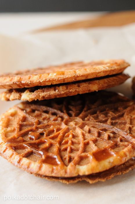 Caramel Waffles or Stroopwafel Recipe Stroopwafels Recipe, Stroop Waffles, Pizzelle Recipes, Pizelle Recipe, Stroopwafel Recipe, Dutch Desserts, Recipe For Caramel, Caramel Waffles, Pizzelle Cookies