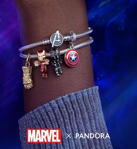 Marvel Pandora, Couple Shadow, Marvel Jewelry, Marvel Fashion, Pandora Bracelet Designs, Best Christmas Toys, Marvel Clothes, Marvel Collectibles, Marvel Merchandise