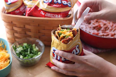 A tailgate version of Frito Pie served in a bag with homemade chili, cheese and… Stew Soup, Frito Pie, Edible Crafts, Beef Stew Meat, Homemade Chili, Food Crafts, Chili Recipes, Shredded Cheese, Original Recipe