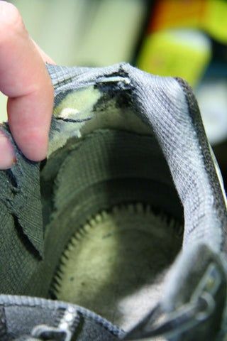 How to Repair the Heel of Athletic Shoes: 3 Steps (with Pictures) Shoe Repair Diy, Diy Shoes Heels, Upcycle Shoes, Ruined Clothes, Diy Heels, Heel Repair, Shoe Makeover, Diy Sneakers, Inside Shoes