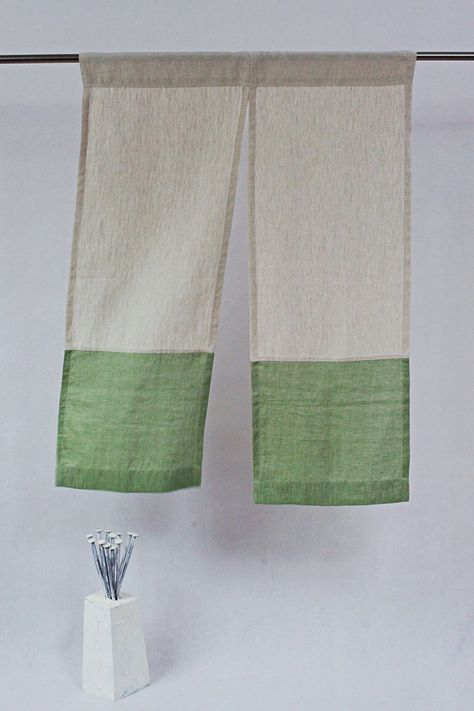 TavanaStudio - Etsy Noren Door Curtain, Two Tone Curtains, Paper Curtain, Curtain Green, Japanese Door, Western Interior, Japanese Curtains, Color Room, Closet Curtains