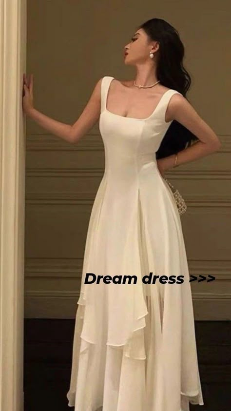 Fantasy Dress Simple, Long Ball Dresses, Beige Bridesmaid Dress, Grad Ideas, Prom Dress Inspiration, Pretty Prom Dresses, Grad Dresses, Easy Trendy Outfits, Prom Ideas