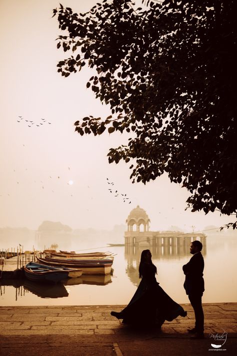 Jaisalmer Photography Poses Couple, India Pre Wedding Photoshoot, Jaisalmer Prewedding Photography, Pre Wedding Shoot Ideas In Jaipur, Rajasthan Pre Wedding Shoot, Jaisalmer Pre Wedding Shoot, Pre Wedding Shoot Ideas Udaipur, Udaipur Prewedding Photography, Jal Mahal Jaipur Pre Wedding