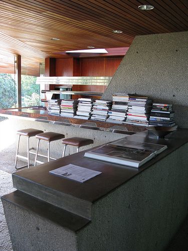 John Lautner, Goldstein House, LA | Daryen | Flickr James Goldstein House, Goldstein House, James Goldstein, 70s Interior Design, John Lautner, 70s Interior, Mcm House, Concrete Furniture, Mid Century Architecture