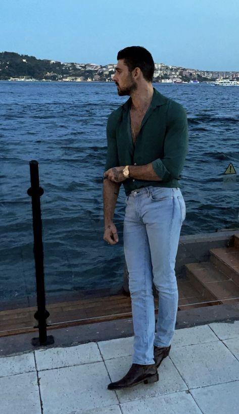 Morrone Michele, Latino Fashion, Men Vest Outfits, Roy Cohn, Michele Morrone, Men Photoshoot, Mens Casual Dress Outfits, Classy Men, Men Stylish Dress