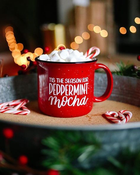 Peppermint Mocha Aesthetic, Mocha Aesthetic, Cozy Hot Drinks, Holiday Mug, Peppermint Mocha, Noel Christmas, Christmas Mood, Secret Santa Gifts, Christmas Aesthetic