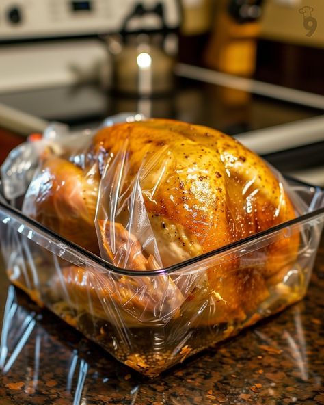 How To Cook A Turkey In A Roasting Bag Turkey Bag Recipes, Turkey Bag, Roasting A Turkey, Turkey In A Bag, Thawing Turkey, Hamburger And Potatoes, Cook A Turkey, Turkey Bird, Roasted Parsnips