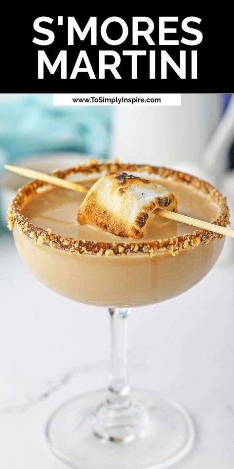 Snickerdoodle Martini Recipe, Easy Fun Martinis, Baileys Smores Martini, Marshmallow Drinks Alcohol, Cookies And Cream Martini, Easy Dessert Cocktails, Marshmallow Vodka Drinks, Marshmallow Cocktail Drinks, S’more Martini