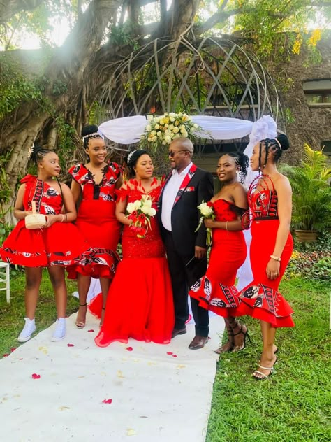 African Traditional Wedding Dress Bridesmaid, Best Traditional Dresses, Lobola Outfits Bridesmaids, Swati Traditional Attire, Swazi Traditional Attire, Zulu Traditional Wedding, Traditional Wedding Ideas, South African Traditional Dresses, Wedding Groomsmen Attire