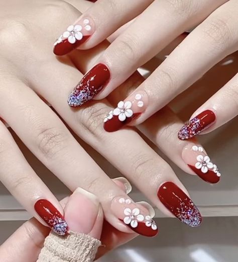 Dulhan Nail Art Designs, Bridal Nail Art Designs, Cny Nails, Brown Fall Nails, Nail Art Fall, Engagement Hand, Bridal Nails Designs, Butterfly Nail Designs, Gel Toe Nails