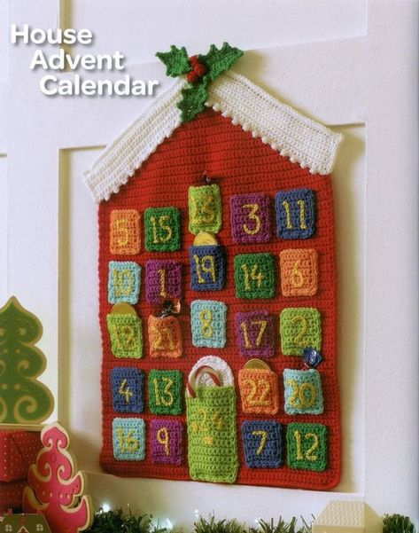 Crochet Advent Calendar, Crochet Christmas Garland, Diy Natal, Crochet Christmas Trees Pattern, Christmas Crochet Pattern, Crochet Christmas Stocking, Crochet Christmas Gifts, Calendar Christmas, Confection Au Crochet