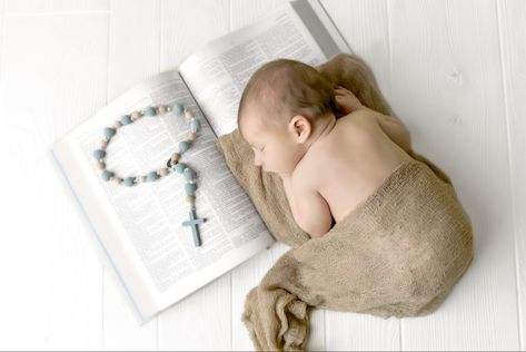 Christian Newborn Photography, Baptism Photoshoot Ideas, Rosary Photography, Christening Photoshoot, Bible And Rosary, Christening Photography, Baptism Photography, Bible Cross, Catholic Baptism