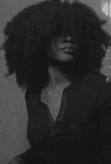 Afro Covering Eyes, Coily Afro, Hair References Drawing, Hunger Games Fanfiction, No Face Body Pictures, Highschool Dream, White Afro, Black Lions, African Crown