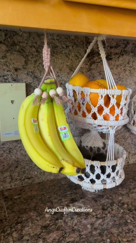 Banana Hanger, Banana Holder, Macrame Knots Pattern, Macrame Wall Hanging Patterns, Macrame Boho, Living Off The Land, Wall Hanging Diy, Macrame Patterns Tutorials, Macrame Hanging