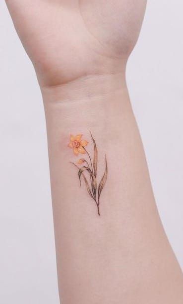 Beautiful Flower Tattoos For Women, Daffodil Flower Tattoos, Dainty Flower Tattoos, Narcissus Flower Tattoos, Flower Tattoos For Women, Simple Flower Tattoo, Daffodil Tattoo, Beautiful Flower Tattoos, Tattoos For Women Flowers