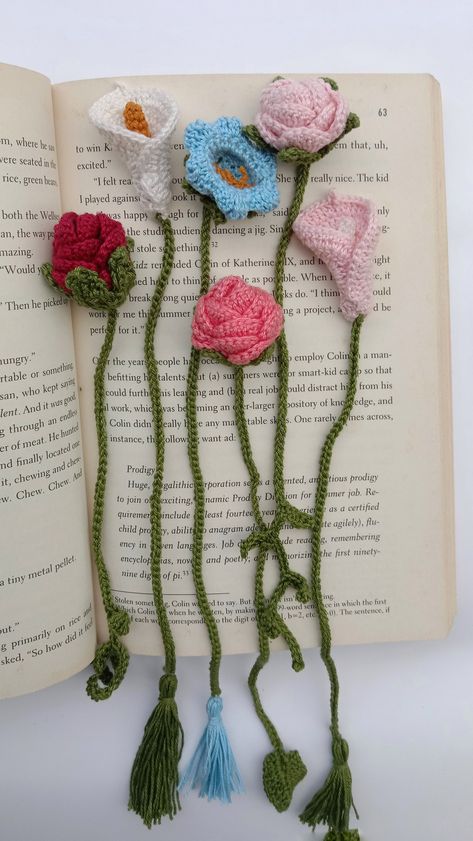 Crochet flower bookmarks Crochet Cala Lily Pattern Free, Crochet Rose Bookmark Pattern Free, Bookmark Flower Crochet, Crochet Pattern For Bookmarks, Crochet Peace Lily, Crochet Bookmarks Flower, Crochet Plant Bookmark Free Pattern, Crochet Pattern For Flowers Free, Crochet Book Mark Flower