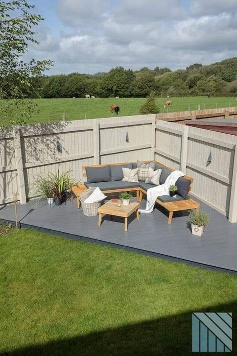 Decked Patio Ideas, How To Design A Backyard, Outdoor Decking Area, Decking Seating Area, Decking For Small Gardens, Decking Ideas Garden Small Backyards, Small Corner Garden Design, Triangle Decking Ideas, Garden Decking Area