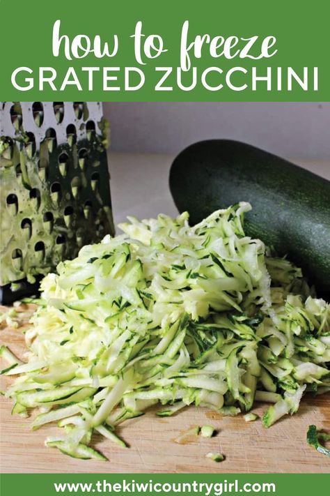 Step by step instructions on how to grate and freeze zucchini - a way to deal with at least a small portion of the kilos from the garden! Perfect for using in zucchini bread, muffins or quiches all year round. Perfect for preserving the summer harvest! How To Freeze Zucchini, Vegan Zucchini Bread, Freezing Zucchini, Preserving Vegetables, Zucchini Cheese, Freezing Vegetables, Chocolate Zucchini Bread, Small Portions, Vegan Zucchini