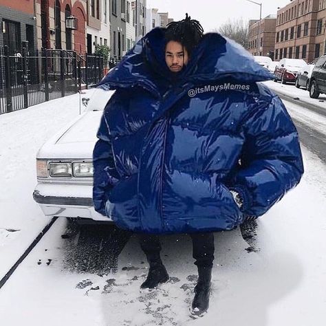 Meet the 16-year-old from Hawaii who’s behind those XXL fashion memes | Dazed Big Jacket Outfits, Puffy Jacket Outfit, Photo Memes, Winter Jacket Outfits, Quilted Parka, Outfit Png, Funny Photo, Trendy Jackets, Puffy Jacket