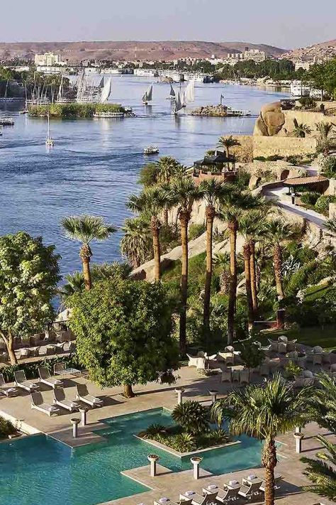 Egypt Village, Aswan Egypt Architecture, Aswan Egypt, Ancient Egyptian Architecture, Areas Verdes, Egyptian Pyramids, Brazil Travel, Visit Egypt, City Pictures