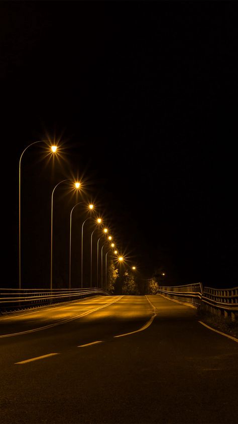 Aesthetic Street Light Wallpaper, Road Night Background, Aesthetic Night Street Photos, Street Lights At Night Wallpaper, Night Roads Aesthetic, Night Background Hd, Night Road Photography, Street Light Wallpaper, Nostalgia Background