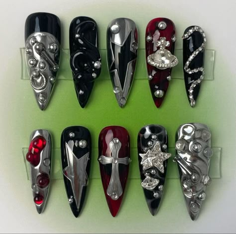 Gothic Coquette Nails, Vkei Nails, Goth Nail Designs, Punk Nail Designs, Piercing Nails, Cybergoth Nails, Gothic Nail Art, Band Nails, Anime Nails