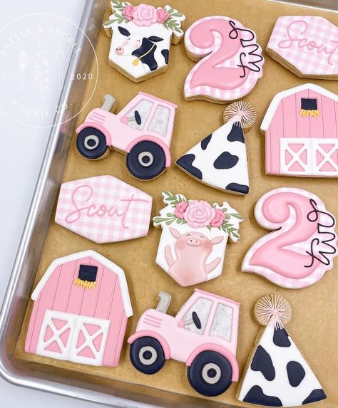 Barnyard Bash, Farm Cookies, Farm Theme Birthday, Farm Animals Birthday Party, Farm Themed Birthday Party, Barn Parties, One Year Birthday, Farm Animal Birthday, Barnyard Birthday