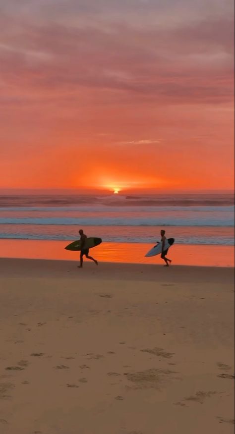 Sunset Surfing Aesthetic, Surf Board Background, Ocean Athstetic, Surfer Wallpaper Aesthetic, Hawaii Sunset Aesthetic, Surfing Wallpaper Aesthetic, Aesthetic Surf Wallpaper, Surfer Aesthetic Wallpaper, Surf Wallpaper Backgrounds