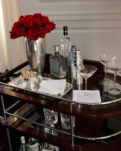 Modern Penthouse, Ralph Lauren Home, Bar Accessories, Martini Glass, Bars For Home, House Inspiration, Fine Dining, Penthouse, Bar Cart