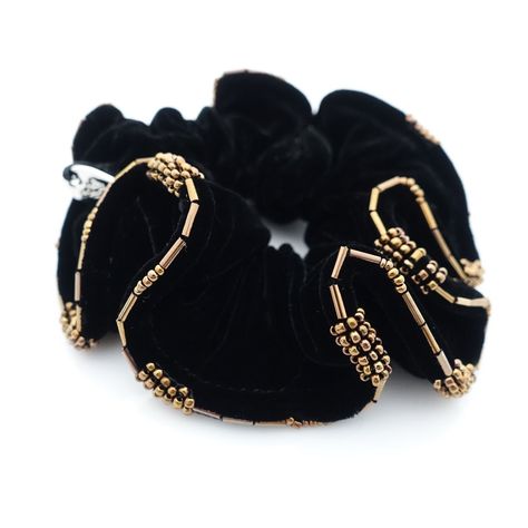 Scrunchies With Beads, Beaded Scrunchie, Red Scene Hair, Black Scrunchies, Uk Hairstyles, Diy Hair Scrunchies, Luxury Hair Accessories, Pretty Accessories, Women's Hair Accessories