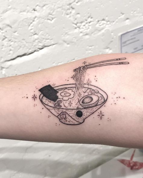 Ramen Bowl Tattoo, Ramen Tattoo, Bowl Tattoo, Tattoo Planning, Sleeve Inspiration, Tattoos Inspo, Bowl Of Ramen, Tonkotsu Ramen, Pokemon Tattoo