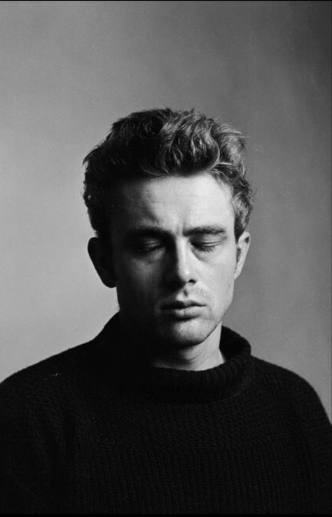 James Dean Hairstyle, James Dean Portrait, James Dean Wallpaper, James Dean Hair, James Dean Haircut, Curtains Hair, James Dean Style, Headshot Poses, Hollywood Hair