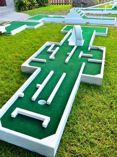 Diy Putt Putt Golf, Putt Putt Party, Portable Mini Golf, Putt Putt Golf, Crazy Golf, Retreat Ideas, Miniature Golf Course, Mini Golf Course, Golf Mk4