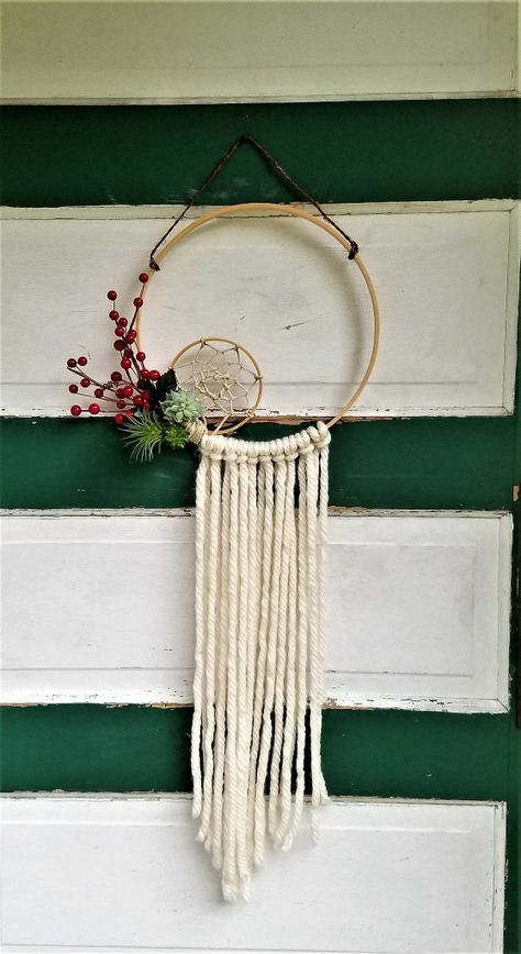 Easy Boho Christmas Door Decor Wreath #wreath #christmas #boho #gatheredinthekitchen Diy Christmas Door, Christmas Door Decor, Crochet Christmas Wreath, Chirstmas Decor, Boho Christmas Decor, Winter Wreath Diy, Christmas Boho, Christmas Door Decoration, Front Door Christmas Decorations