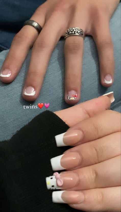 Short Acrylic Nails Hello Kitty, Matching Best Friend Nails, Hello Kitty Nails Long, Short Emo Nails, Hello Kitty Nails Short, Matching Nails With Best Friend, Y2k Nails Short, Nails Hello Kitty, Hello Kitty Nails Art