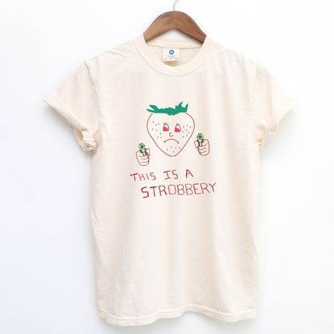 This is a Strobbery Retro Unisex T-Shirt – SummerLaundry Funny Diy Shirts, Ridiculous Shirts, Funky T Shirts, Shirt Outfit Ideas, Fun Tshirt, Silly Clothes, Silly Shirt, Funky Shirts, T Shirt Ideas