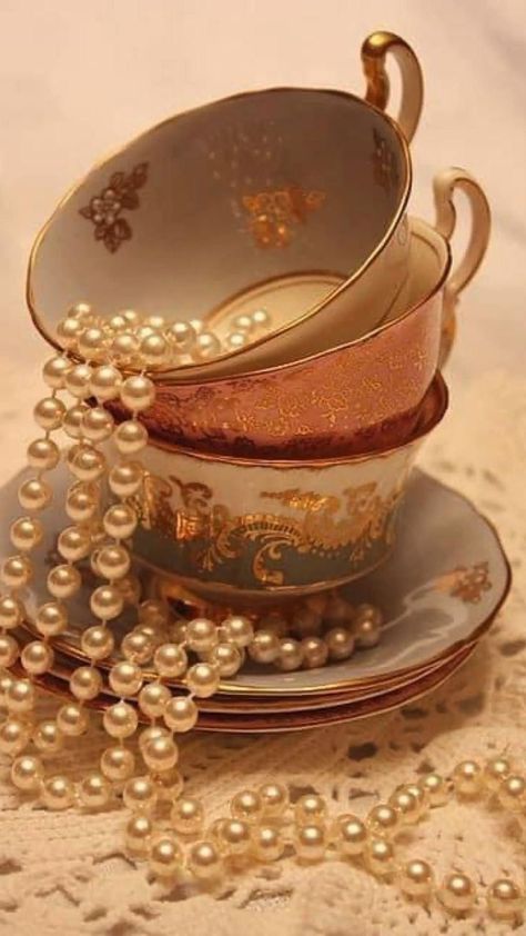 Royal Queen Aesthetic, Royal Theme Party, Aesthetic Royal, Royal Tea Parties, Ball Aesthetic, Fairytale Aesthetic, Royal Ball, Royal Party, Royal Tea