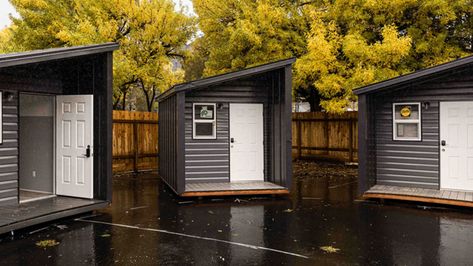 Transitional Housing Homeless, Tiny House Communities, Homeless Shelter Ideas, Homeless Shelter Design, Micro House Plans, Homeless Care Package, Shelter House, Micro Homes, Homeless Housing