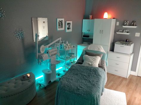 Beauty Therapy Room Ideas, Blue Lash Room Decor, Blue Salon Aesthetic, Blue Esthetician Room, Purple Esthetician Room, Blue Lash Room, Nail Tech Aesthetic Job, Spa Room Decor Estheticians, Spa Room Ideas Estheticians